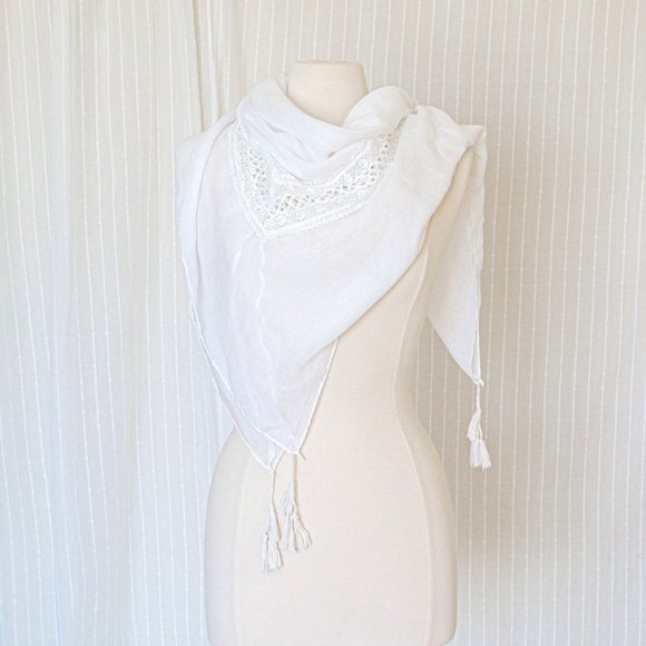 David and Young Accessories - David and Young Boho White scarf with tassels
